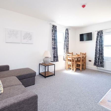 Rowan - Three Tuns Apartments , Wickham Market - By Aldeburgh Coastal Cottages Pettistree エクステリア 写真